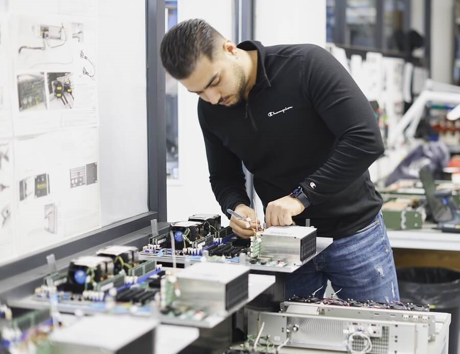 Elektronische Baugruppenmontage